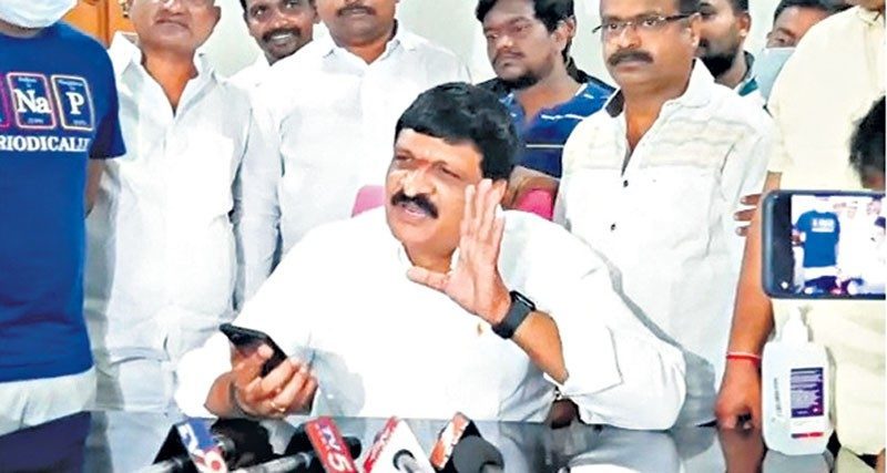 బండి బండారం బయటపెడుతా..