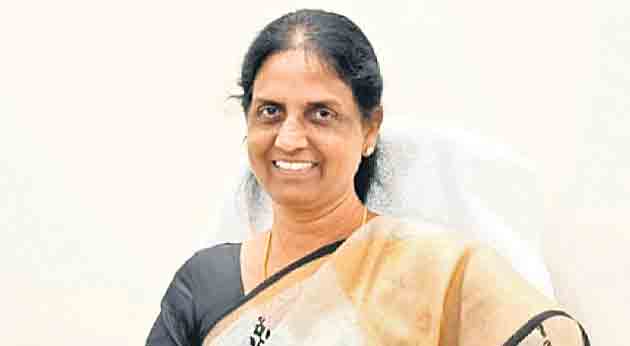 విద్యార్థుల్లో ఆత్మవిశ్వాసం నింపేలా బోధన ఉండాలి : మంత్రి సబితా ఇంద్రారెడ్డి