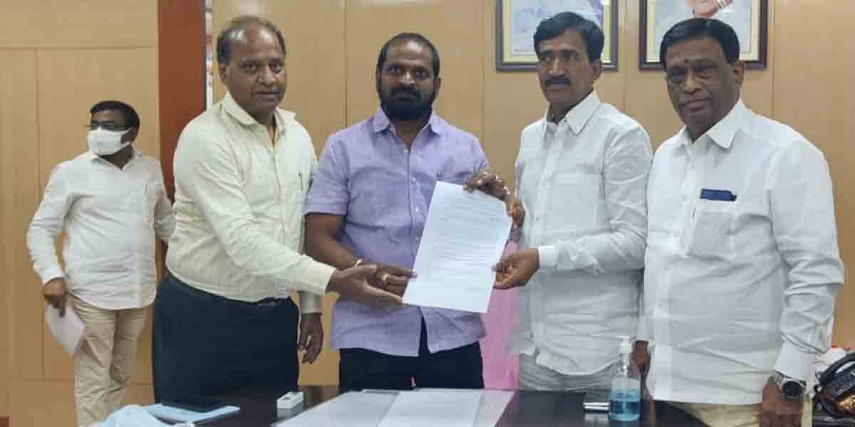 గజ్వెల్‌లో అస్ట్రోటర్ఫ్‌ ఫుట్‌బాల్‌ అకాడమీ : మంత్రి శ్రీనివాస్‌గౌడ్‌