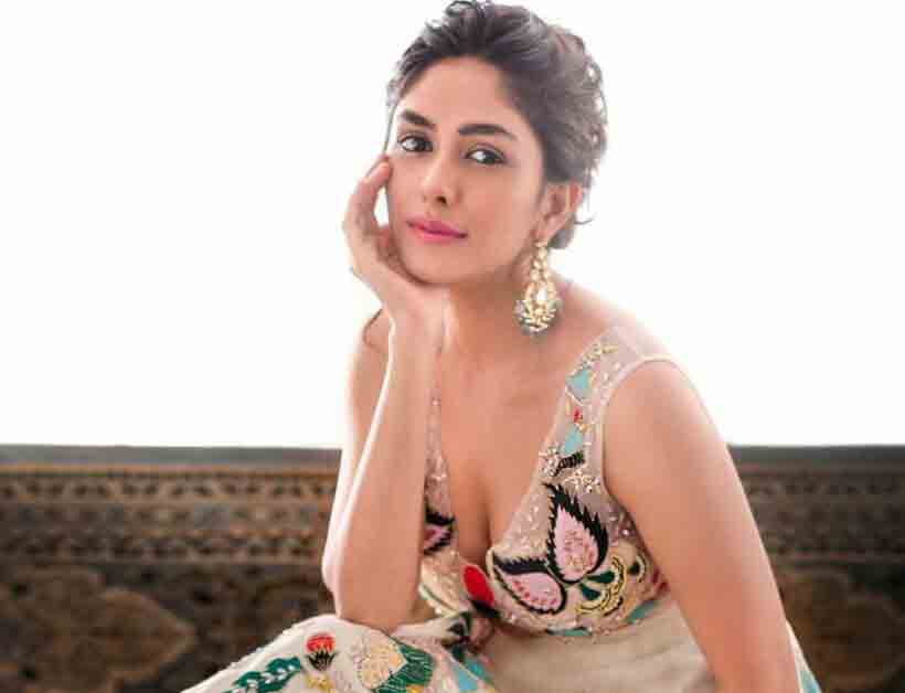 Mrunal Thakur | మృణాల్ ఠాకూర్  అదిరిపోయే పిక్స్‌