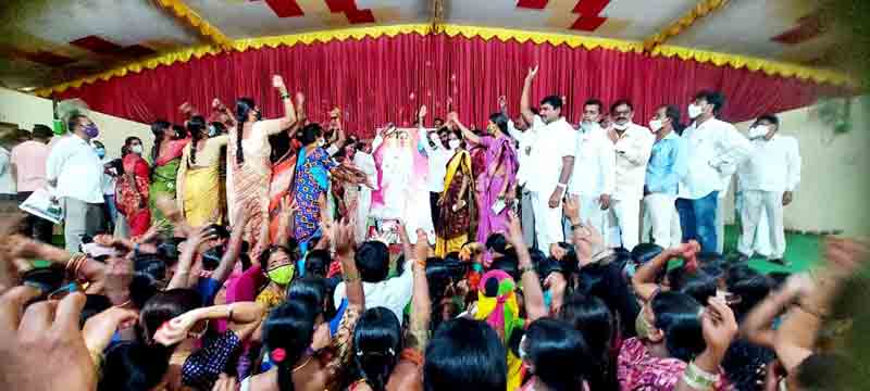 దళితోద్ధారకుడు కేసీఆర్‌