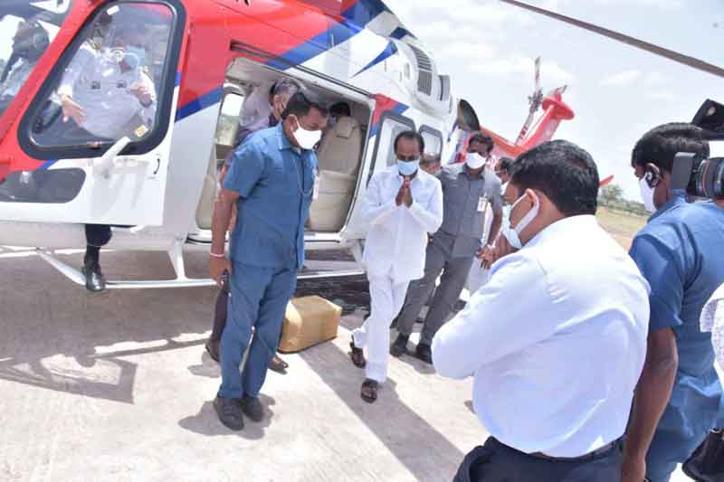 సీఎం కేసీఆర్‌కు ఘన స్వాగతం