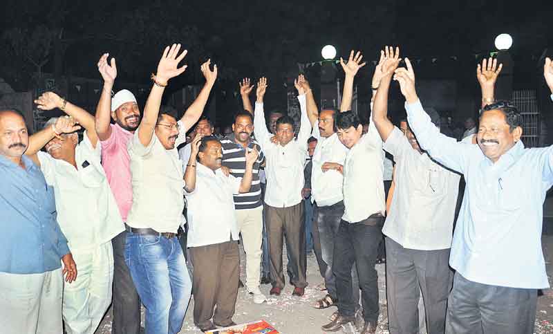 పెంచిన జీతం పడ్డది..