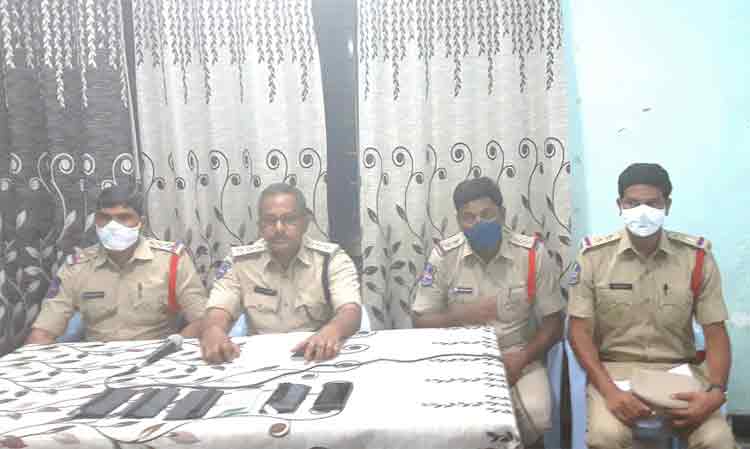 ఇద్దరు అంతర్రాష్ట్ర దొంగల అరెస్టు