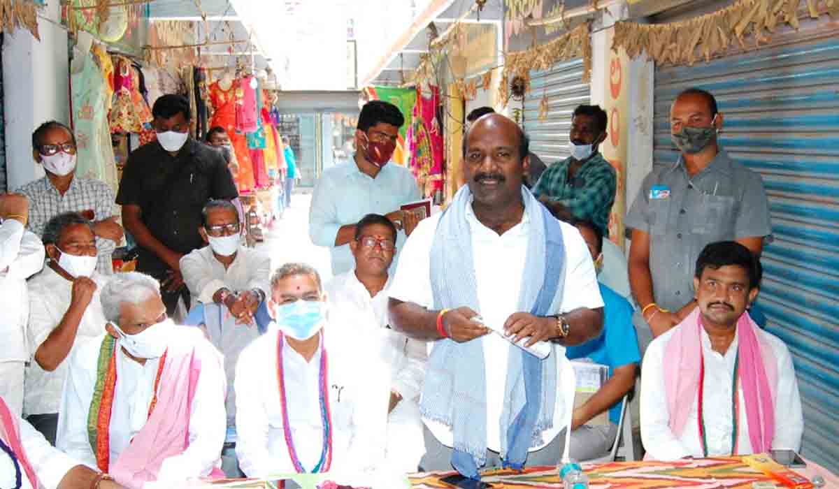 నేతన్నకు చేయూత.. కొత్త పథకాలతో చేనేతకు భరోసా: ఎమ్మెల్యే చిరుమర్తి