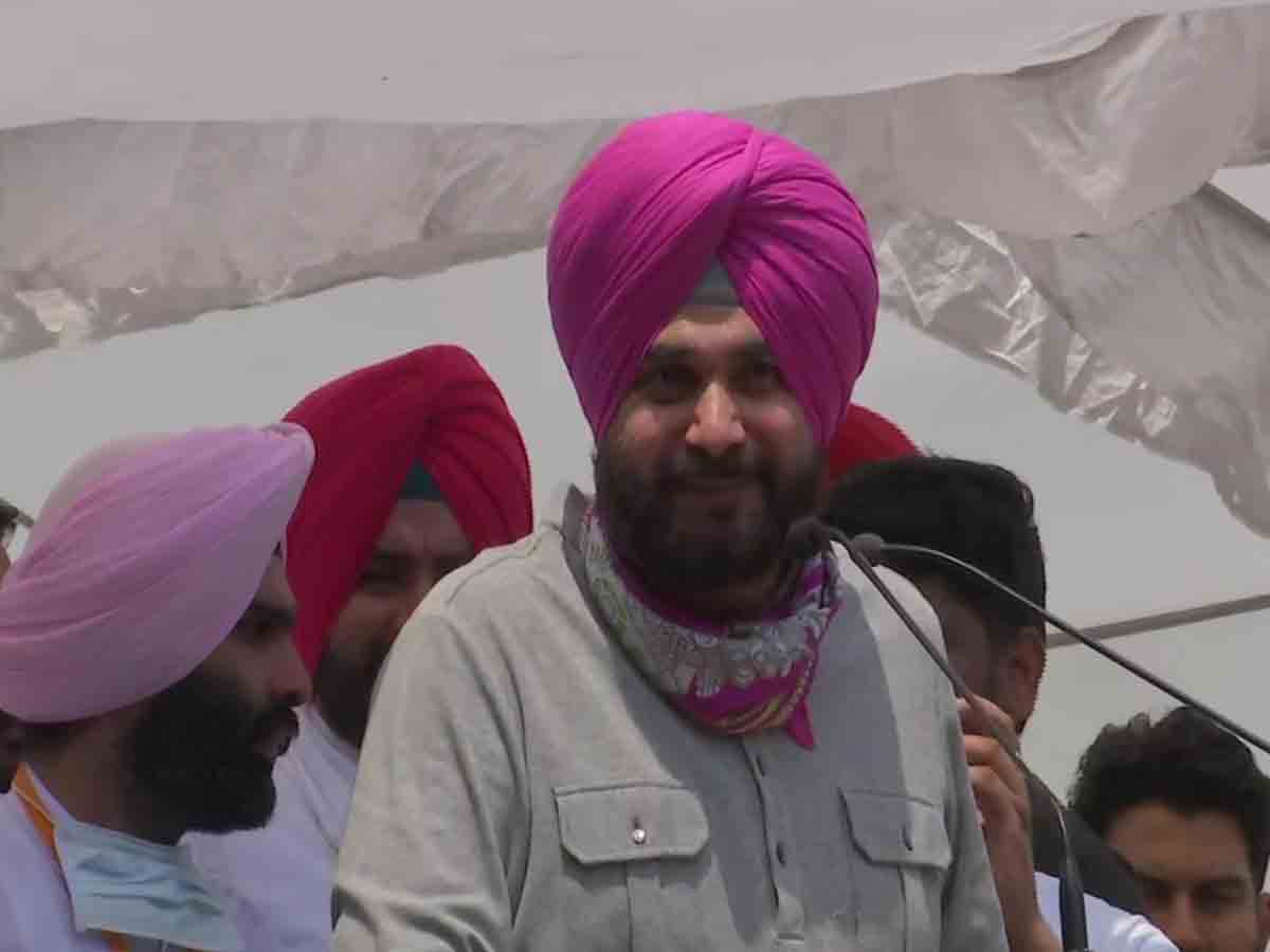 నేను అలా కాదు.. యోగ్యులు, యువతను గౌరవిస్తా: సిద్ధూ