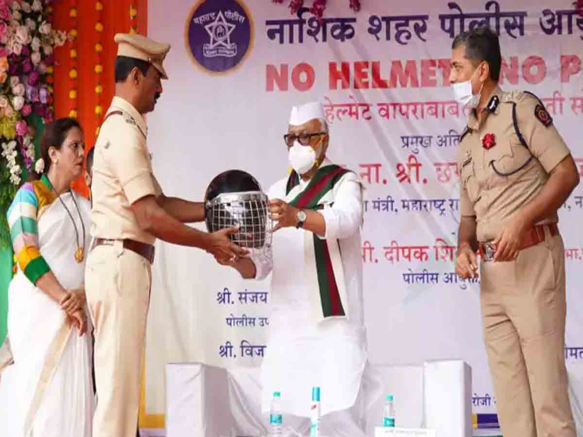 ‘నో హెల్మెట్‌, నో పెట్రోల్‌’.. ఎక్కడంటే?