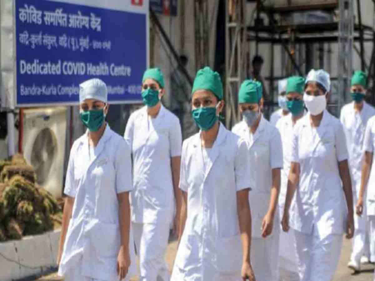 12 మంది నర్సింగ్ విద్యార్థులకు కరోనా