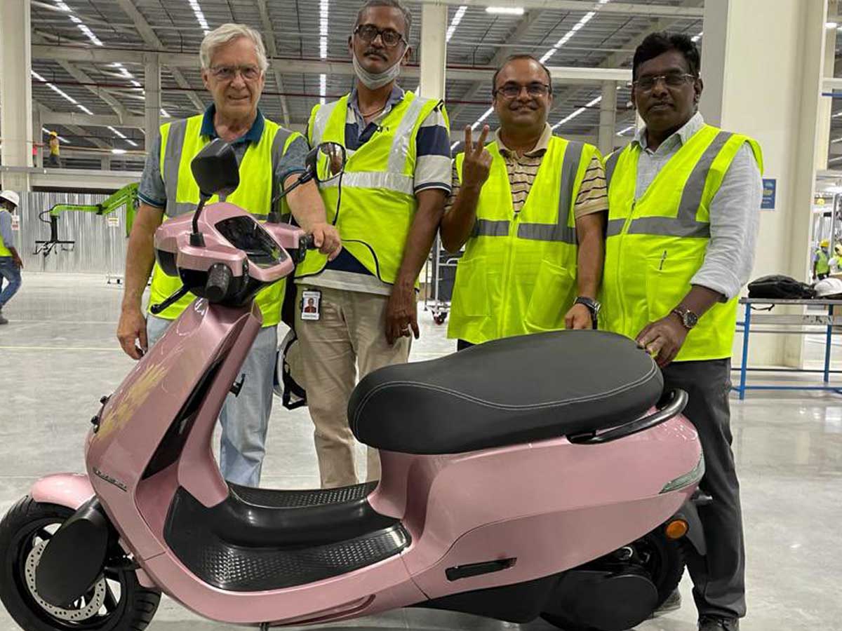 Ola e-scooter launch | విప‌ణిలోకి ఓలా స్కూట‌ర్‌.. రెండు వేరియంట్ల‌లో ల‌భ్యం