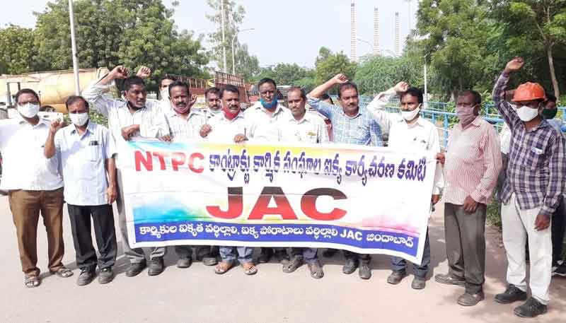 కేంద్రంలోని బీజేపీతో దేశానికి ముప్పు