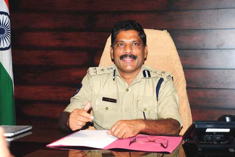 ఆన్‌లైన్‌ ఆఫర్లు, వెబ్‌సైట్లపై పైలం