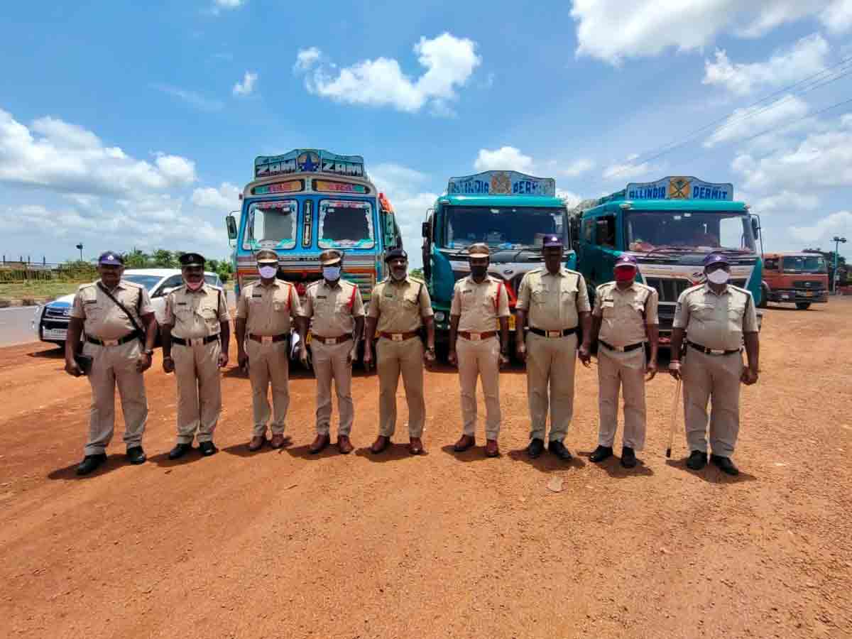 PDS Rice : సంగారెడ్డి జిల్లాలో భారీగా పీడీఎస్‌ బియ్యం పట్టివేత