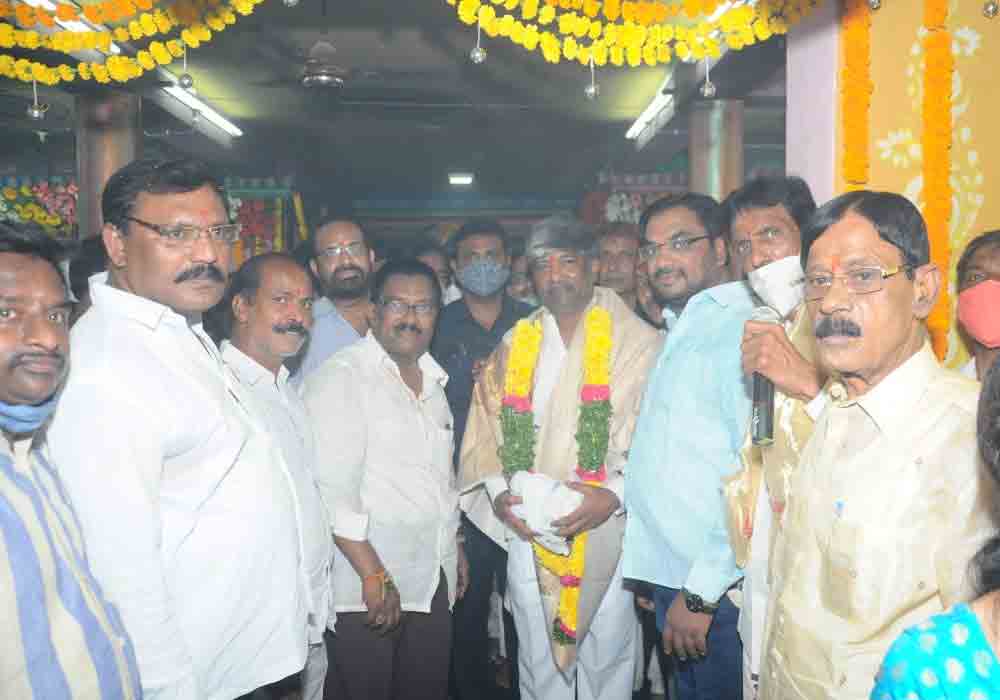 మారెమ్మ ఆలయంలో ఉప సభాపతి పద్మారావుగౌడ్‌ పూజలు