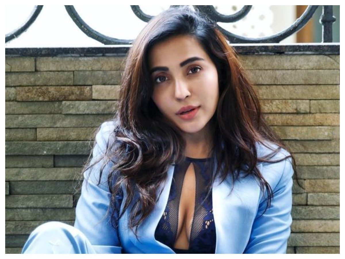 Parvati Nair | మలయాళీ భామ పార్వతి నాయర్ అందాలు