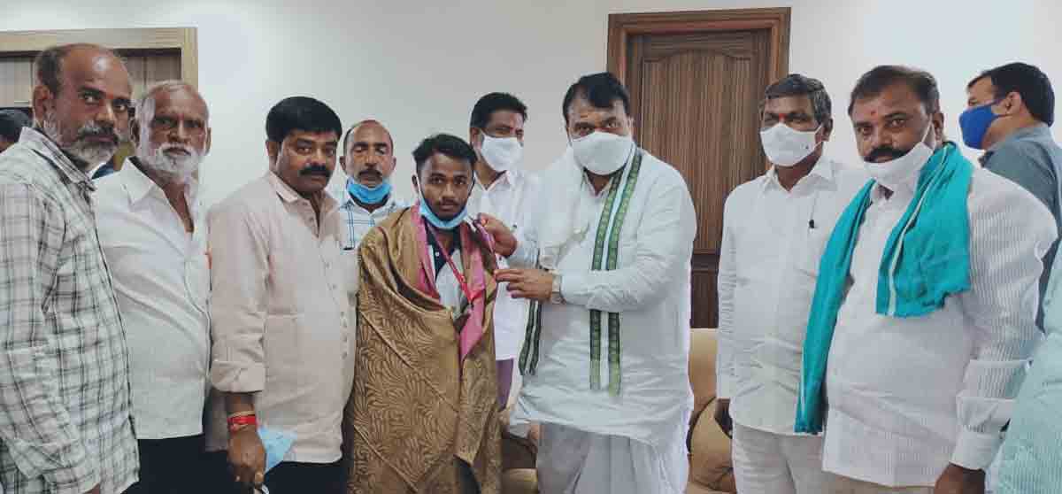 Congratulations | క్రీడల్లో రాణించి పేరు తేవాలి: స్పీకర్ పోచారం