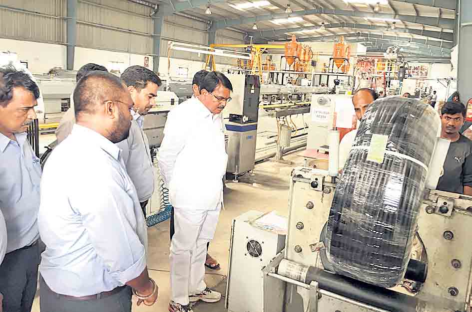 పారిశ్రామిక ప్రగతిలో షాన్‌దార్‌..