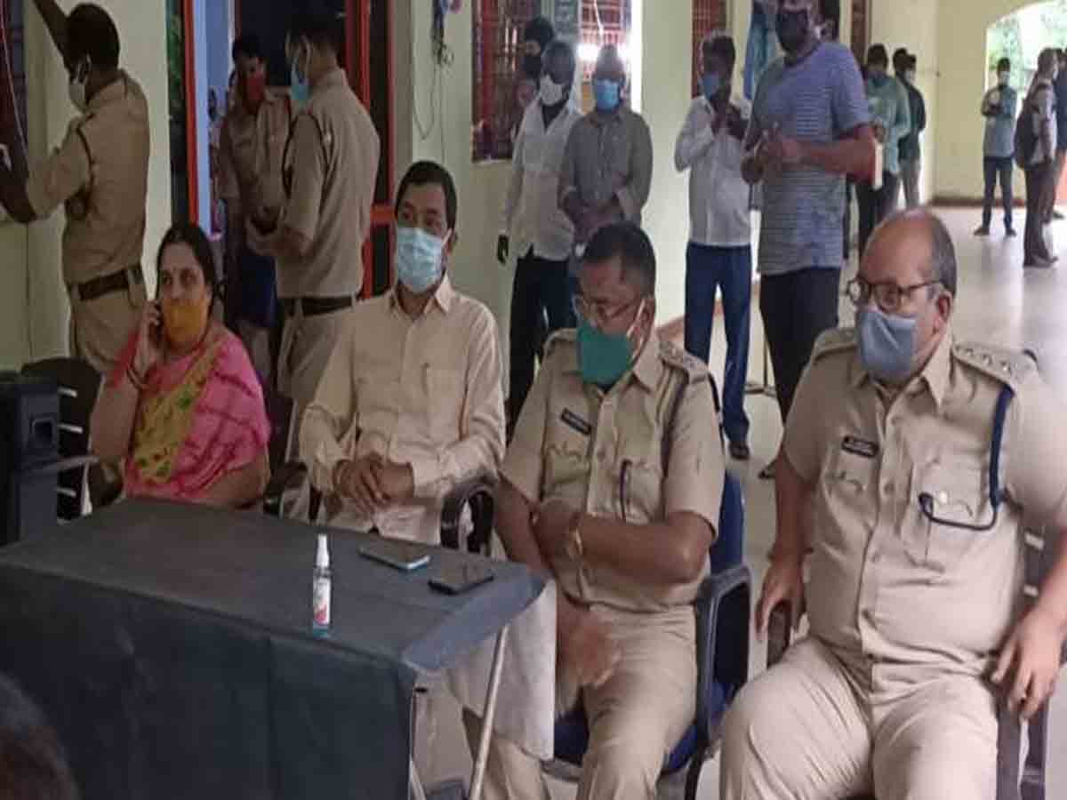 Vehicle fitness | వెహికల్స్ ఫిట్‌నెస్‌ పరీక్షలు తప్పనిసరి : ఆర్టీఓ రవీందర్‌ కుమార్