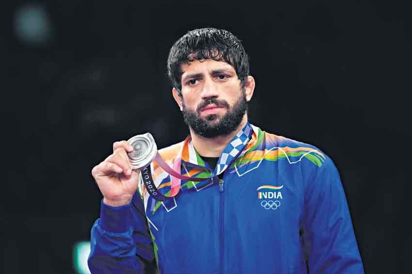 ఫైనల్లో పోరాడి ఓడిన రవి దహియా..