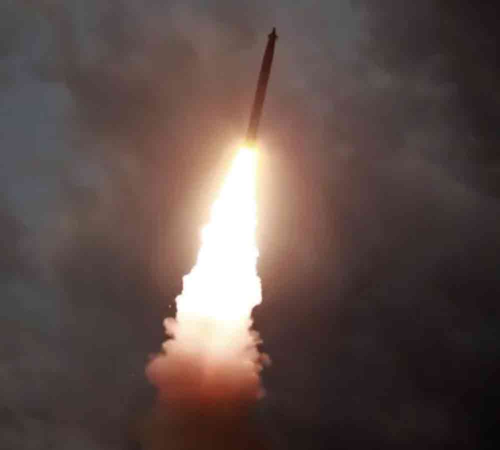 కాందహార్‌ విమానాశ్రయంపై రాకెట్ల దాడి