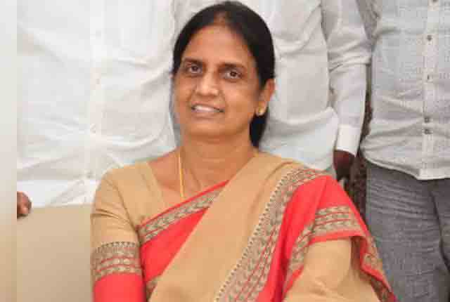 మోగిన బడిగంట | మొదటి రోజు 40  శాతం మంది హాజరు: మంత్రి సబిత రెడ్డి