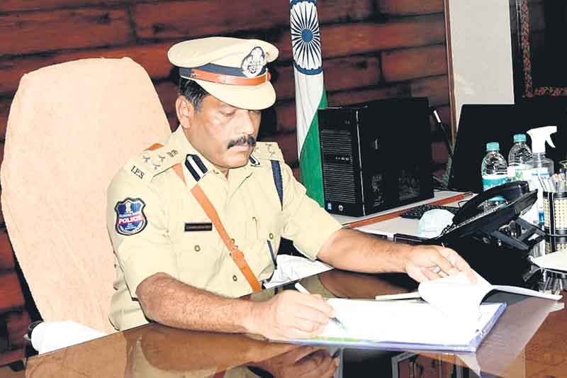 శాంతి భద్రతలకు సహకరించాలి