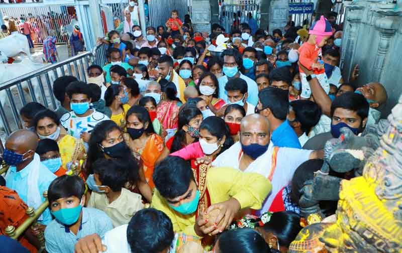 రాజన్నకు  శ్రావణ సందడి