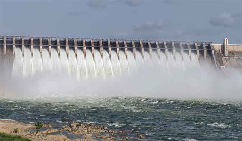 నాగార్జునసాగర్‌ 22 గేట్లు ఎత్తివేత