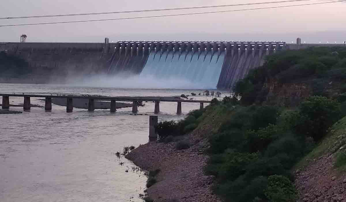 నాగార్జున సాగర్‌కు భారీగా వరద : 14 క్రస్టుగేట్లు ఎత్తివేత