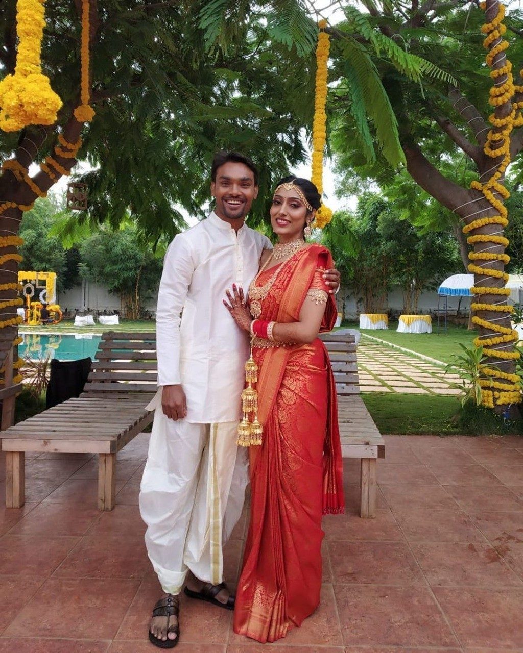 చిన్న‌నాటి స్నేహితురాలిని పెండ్లాడిన‌ క్రికెటర్ సందీప్ శ‌ర్మ‌