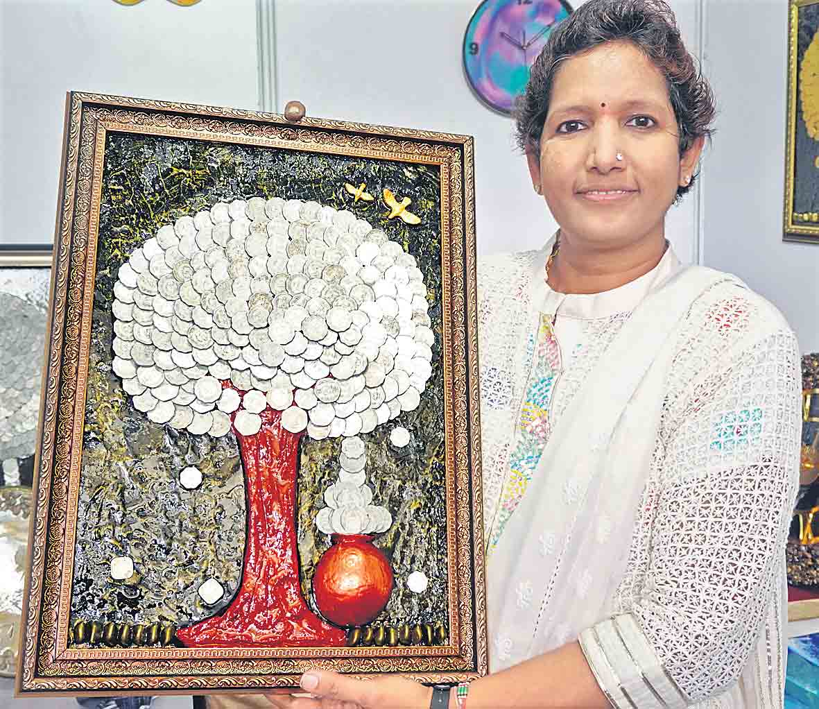 Conquer the cancer with her art | క్యాన్వాస్‌ను ప‌ట్టింది.. క్యాన్సర్‌ను జ‌యించింది..