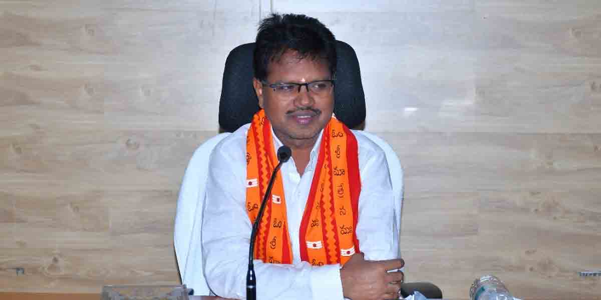 భక్తుల సమస్యలకు శాశ్వత పరిష్కారం : ఈఓ లవన్న