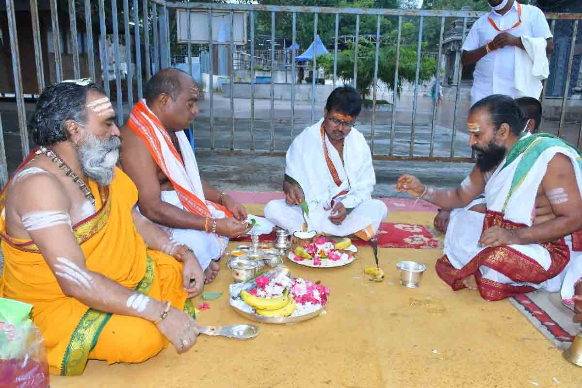 Srisailam | శ్రీశైలంలో గోకులంలో అష్టమి పూజలు