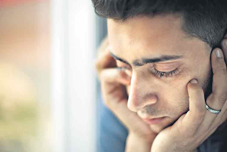 దేశంలో 24% పెరిగిన నిరుద్యోగుల ఆత్మహత్యలు