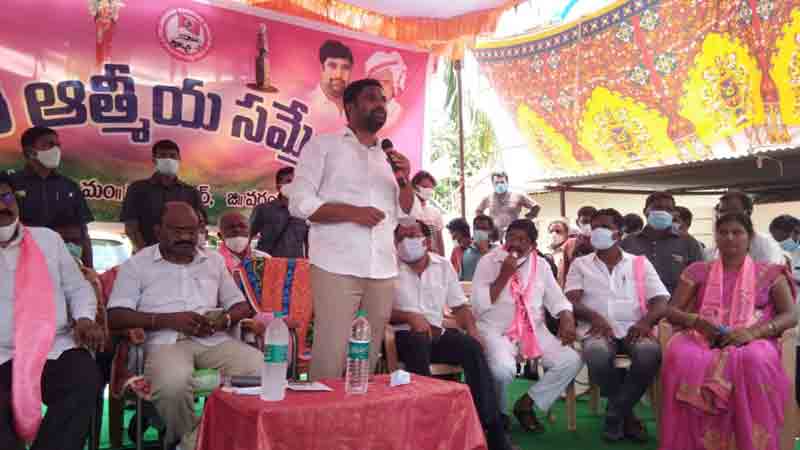 టీఆర్‌ఎస్‌పై కేంద్ర మంత్రి కుట్ర