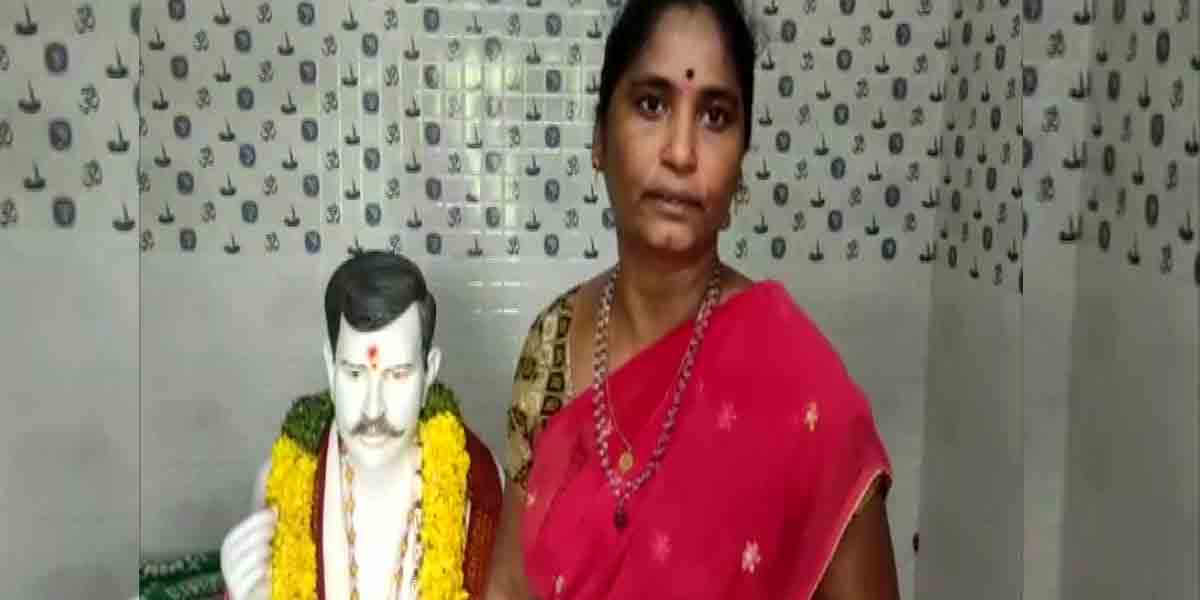 భ‌ర్త‌కు గుడిక‌ట్టి నిత్య పూజ‌లు.. ప‌తిభ‌క్తి చాటుకుంటున్న మ‌హిళ‌..!