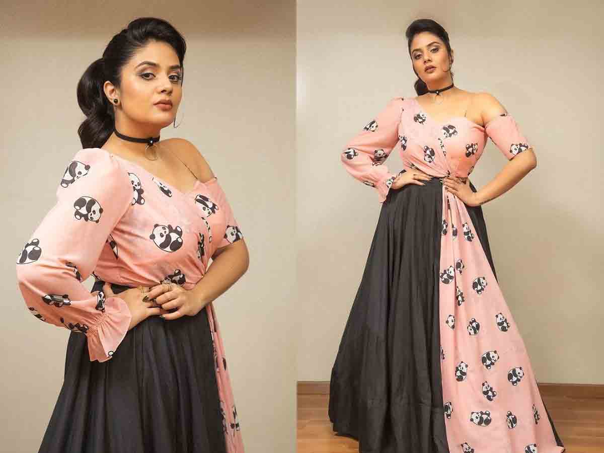 Sreemukhi: యాంక‌ర్‌ శ్రీముఖి స్ట‌న్నింగ్ ఫొటోలు