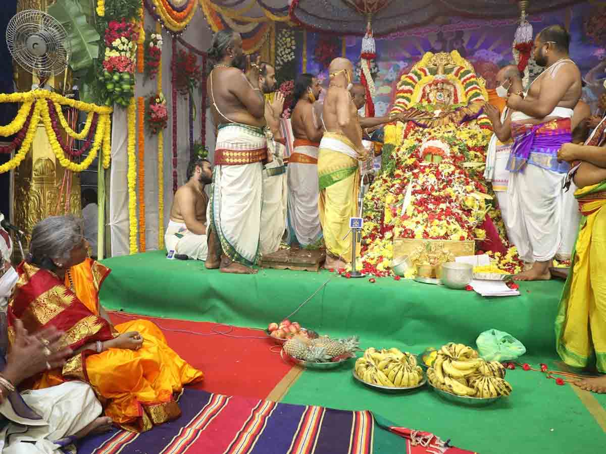 Tirumala News : పద్మావతి అమ్మవారి ఆలయంలో శాస్త్రోక్తంగా వరలక్ష్మీవ్రతం