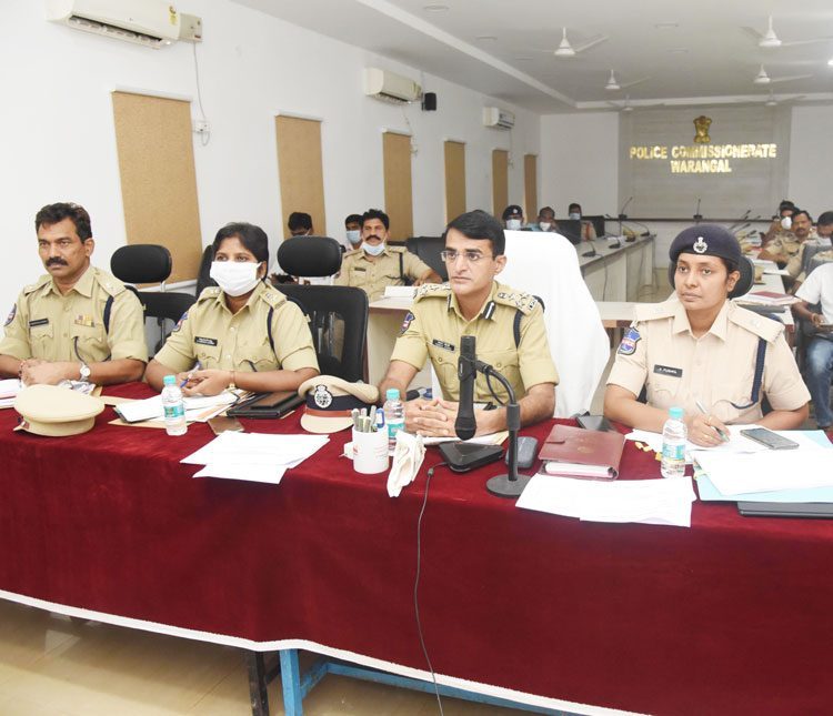 పారదర్శకంగా సేవలందించాలి