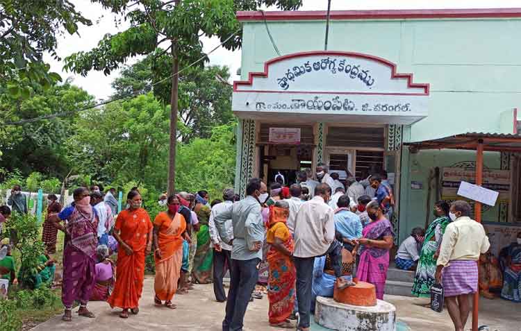 కొనసాగుతున్న కరోనా వ్యాక్సినేషన్‌