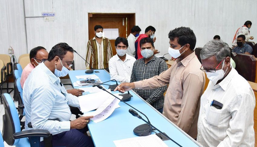 సమస్యల పరిష్కారంపై దృష్టి సారించాలి