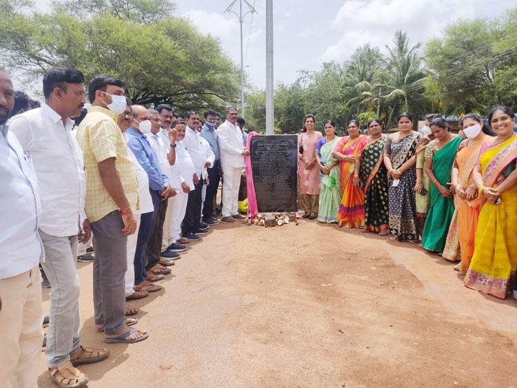 నర్సంపేటను గ్రీన్‌సిటీగా మార్చాలి: పెద్ది