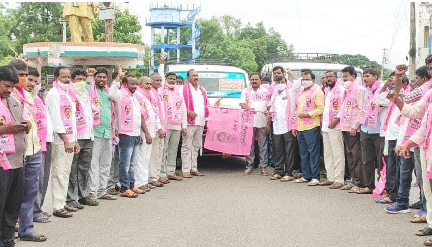 హుజూరాబాద్‌ సభకు ఉప్పెనలా..