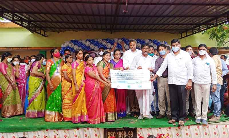 మహిళా సంఘాల అభివృద్ధికి కృషి