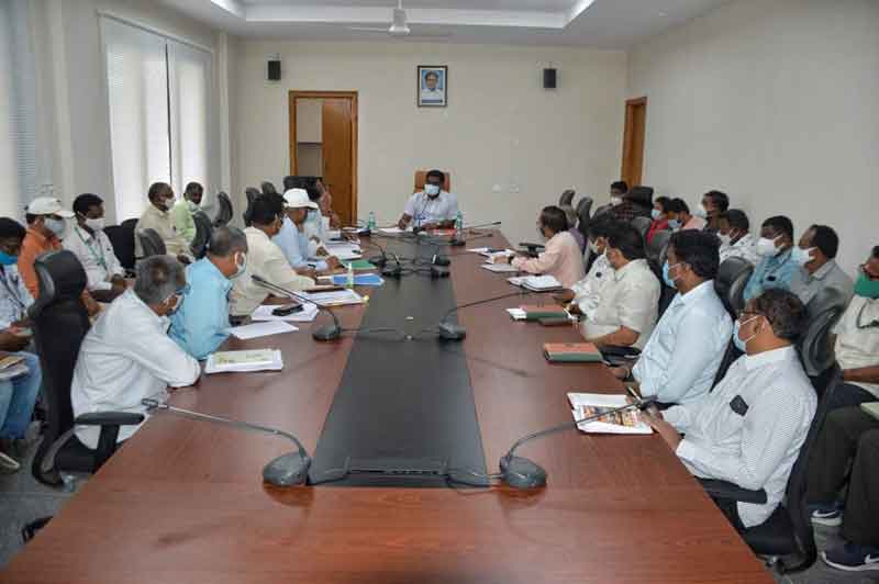 పట్టణ ప్రగతి పనులను త్వరగా పూర్తి చేయాలి