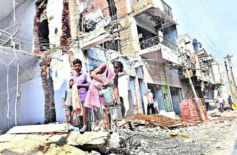 శిథిలాలతో సంపద