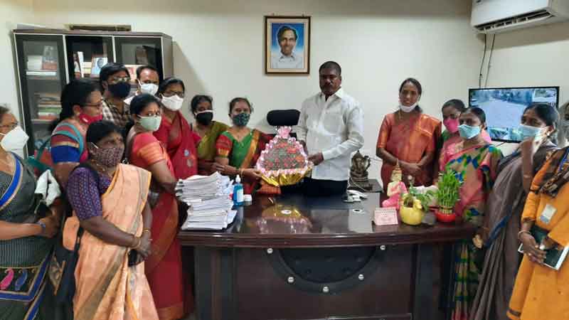 ప్రజలకు సంక్షేమ పథకాలు అందించాలి