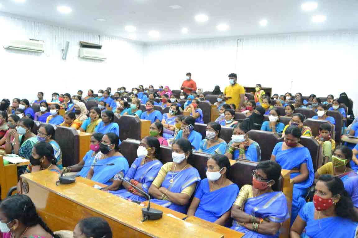 స్మార్ట్‌సిటీ పనుల్లో వేగం పెంచాలి