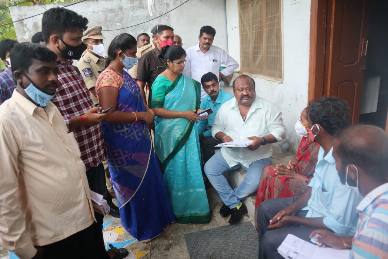 Huzurabad | ద‌ళిత‌బంధు స‌ర్వే… ద‌మ్మ‌క్క‌పేట‌లో ప‌ర్య‌టించిన మంత్రి గంగుల‌