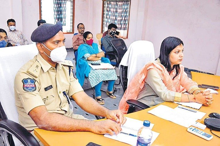 అధికారులు అప్రమత్తంగా ఉండాలి