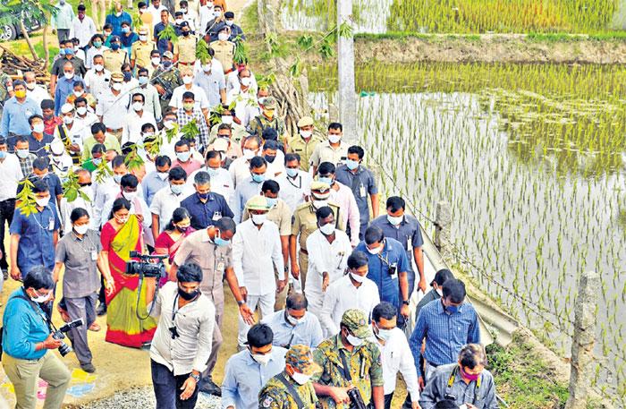 దేవుడే.. మా వాడకొచ్చిండు